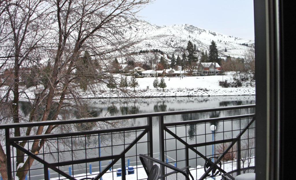 Lakeview Hotel Chelan Exterior photo